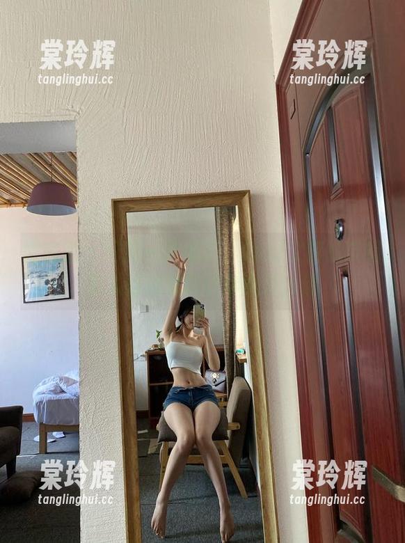 微密圈 - 只需一顶帽子，Cool文茜的带帽美人福利就能让你意外入迷