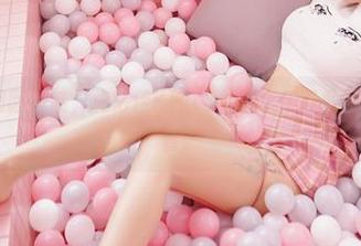 Feilin嗲囡囡 – 哇，施忆佳KITTY的双人美图竟然得了个小惊喜。