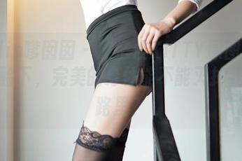 Feilin嗲囡囡 – 施忆佳KITTY原图瑜伽：体验下，完美的身体能不能灭掉我的卡路里？
