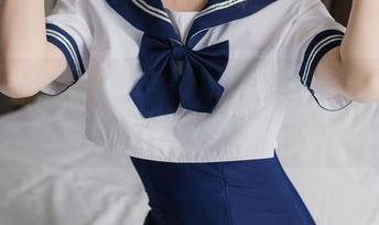 JK制服与黑丝的完美结合，喵糖映画的原图实在是受不了！