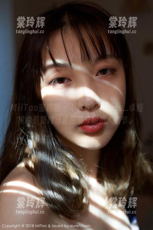 MiiTao蜜桃社-Cris_卓娅祺 MiiTao蜜桃社 - 不必多说,Cris_卓娅祺的最新肉丝套图满分的撩人细节。