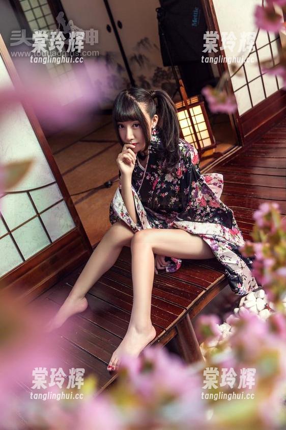 TouTiao头条女神 - 张梓柔又来了，作品里的“秘密”太容易被拆穿。