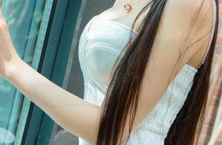 UGirls尤果网 – 这张照片里的李颜儿，裤里丝居然成了我今天的关注点！