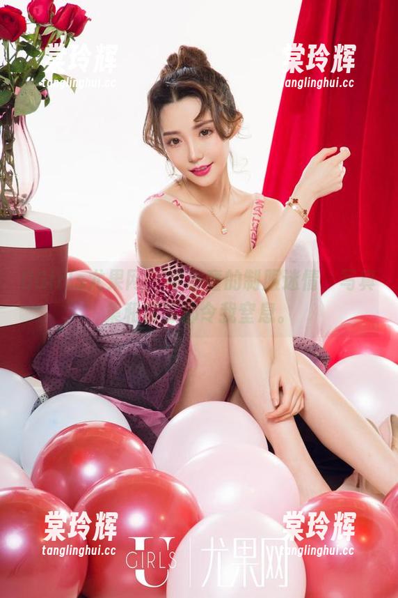 UGirls尤果网 - 芊小童的制服迷情，写真集和资源都令我窒息。