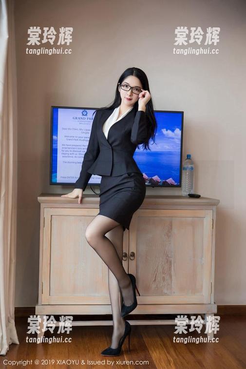 XIAOYU语画界-Dreamy小乔 XIAOYU语画界 - Dreamy小乔又来了,短裤下的私拍,图包到底藏了啥?