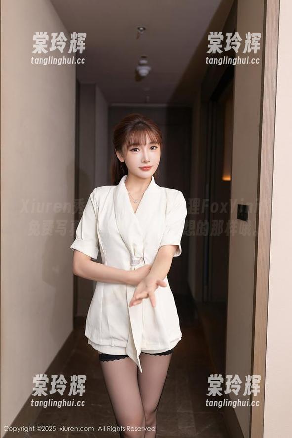 Xiuren秀人网 - 想看孟狐狸FoxYini的免费写真？裤里丝不是你想的那样哦。