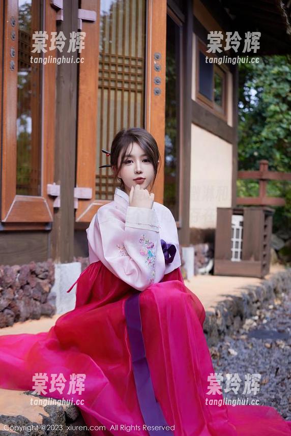 Xiuren秀人网-麦琪绫冰激淋 Xiuren秀人网 - 麦琪绫冰激淋和她的红裙,真的是点亮整个房间的存在啊。合集速来!