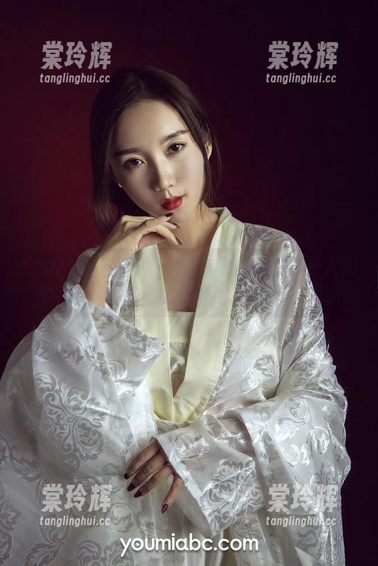 YouMi尤蜜荟 - 为什么秘书也可以夺人眼球？H杯陈若初的写真合集证明一切。