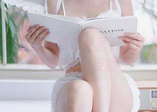 YouMi尤蜜荟 – 精选张茜茹眼镜套图：四眼妹子的俏皮暗示