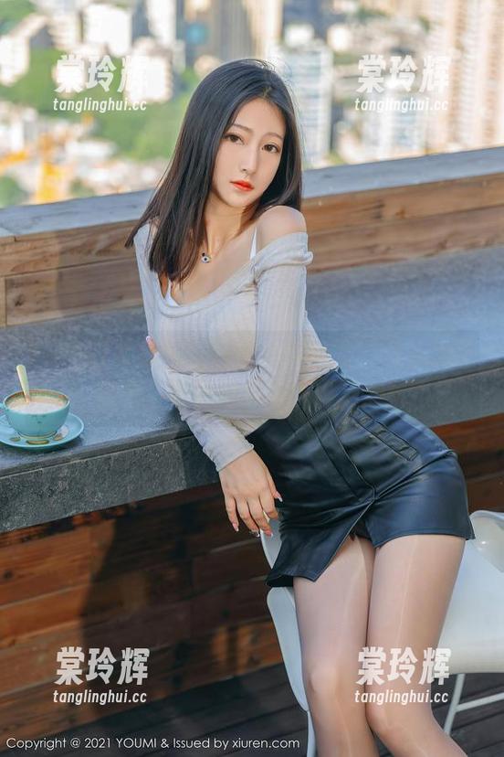 YouMi尤蜜荟-是小逗逗 YouMi尤蜜荟 - 让人心痒的是小逗逗海边套图,资源像海水一样清澈!