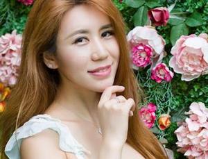 YouWu尤物馆 – 不带眼镜也敢说“免费”，不过看孟狐狸FoxYini的眼镜图片可真是明亮！