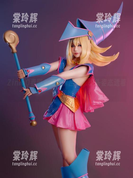 ZinieQ ZinieQ春丽美图新鲜出炉,街头姿态透着狂欢