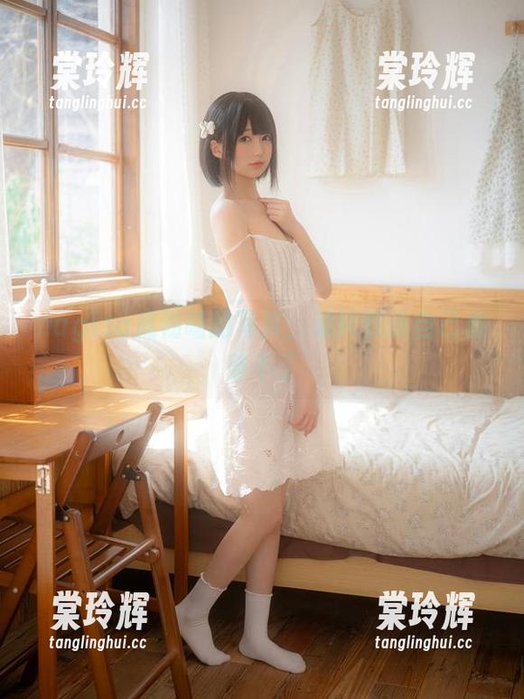 nagisa魔物喵 nagisa魔物喵的写真,清纯到连自己都受不了