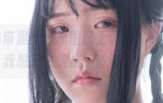 今汐的吊带黑丝：原图配上调料，味道流畅到我想把它变成一首诗歌词。