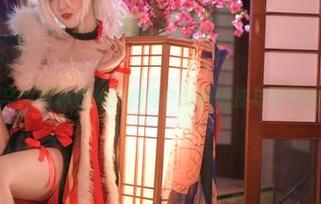 双马尾写真变种：刺青Poi的俏皮与叛逆交汇