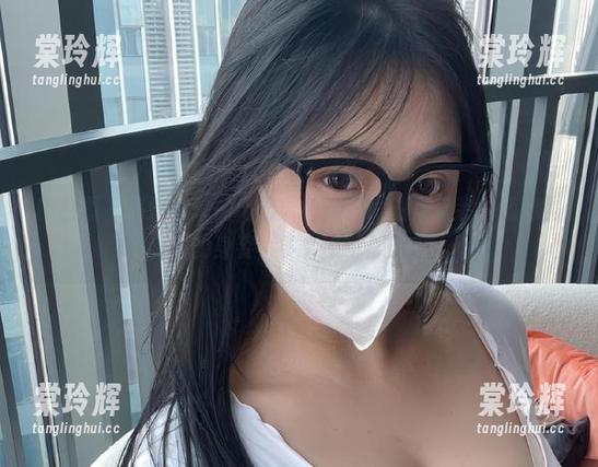 微密圈 - 高清可爱的肉巴：看她在比基尼套装中随意晃动的身姿，多么不可思议？