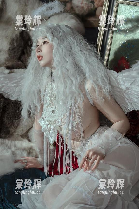 如果冰洲石会说话，奶桃桃的图包会不会变得疯狂？