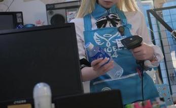 小和甜酒cos了谁？阿维尔·纯白会给你不一样的惊喜！