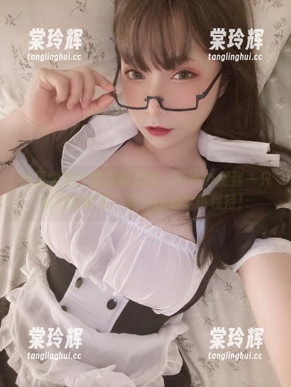 小泉学姐吖 小泉学姐吖的居家合集:不小心捉到一只慵懒的猫咪,竟然还是个小模特!