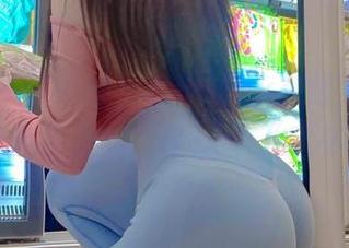 微密圈 – 对不起，小猫咪ck在线发的原图，我是不是看错了这个“秘书”？