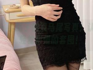 微密圈 – 小萌子的双马尾写真：认真拍照，轻松犯懵的套图！
