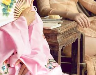 尤果网 – 得了吧，李思宁的灰丝写真摆在哪，人的视线就得停住——这个图包我认为没问题！