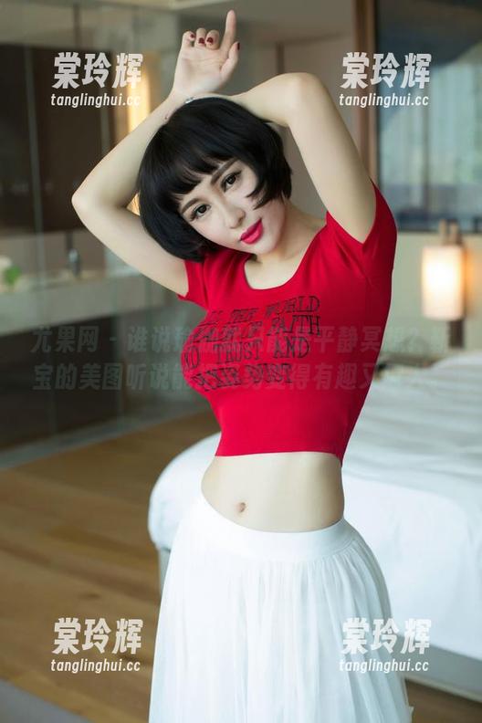 尤果网-靳宝 尤果网 - 谁说瑜伽就只能是平静冥想?靳宝的美图听说能把姿势变得有趣又撩人。