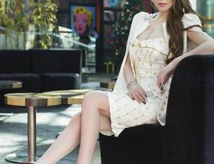 尤果网 – 马欣悦的婚纱合集：圣光？不存在的！