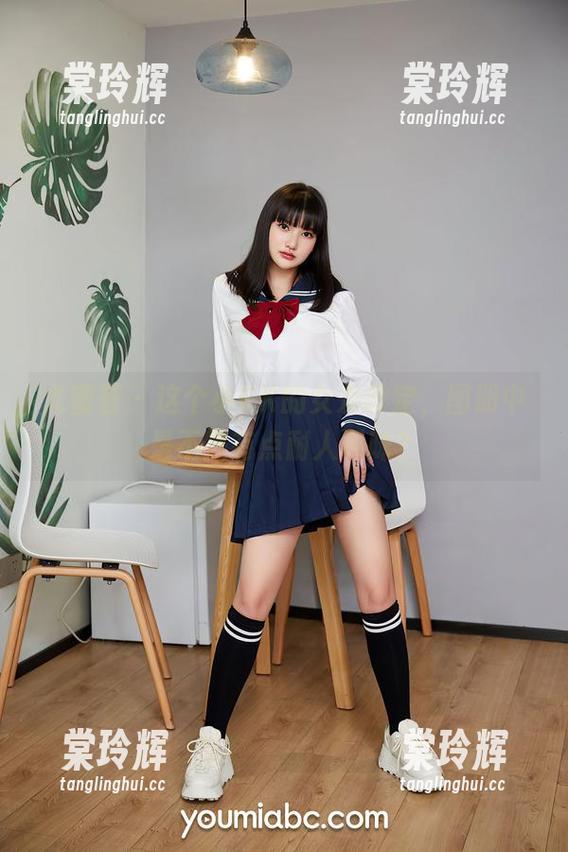 尤蜜荟-小KK 尤蜜荟 - 这个小KK的女友设定,图册中是不是有点耐人寻味?