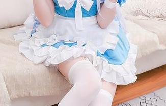 尤蜜荟 – 梦心月这礼服体现的风格，好像是在征服我的心。美图里有传送门吗？