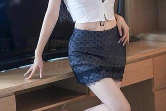 尤蜜荟 – 原图中的玥儿玥er：油亮得像刚从油缸里出来的那种