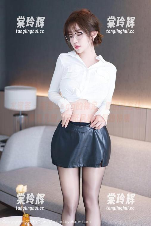 尤蜜荟-蛋蛋_egg 尤蜜荟 - 蛋蛋_egg的裸足,原图就会让人多看几眼。壁纸风格还挺独特哦