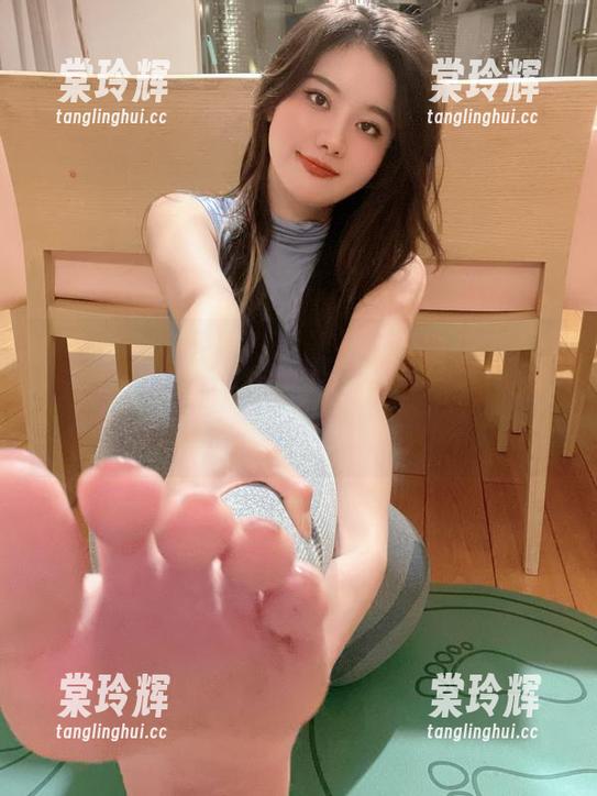 就是阿朱啊 微密圈 - 就是阿朱啊最新作品怎么又是阳台2,我心里默默想着,能不能换个地方拍呀?