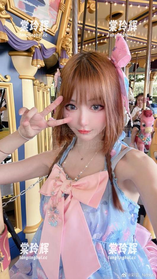 彩芸_Nebula 户外写真集里的彩芸_Nebula,下载之后是否可以一同悠闲?