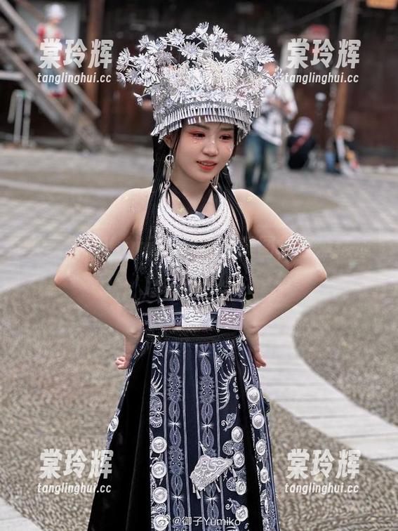 御子Yumiko 共享御子Yumiko甜心的美图,蜜糖炼成糖心?