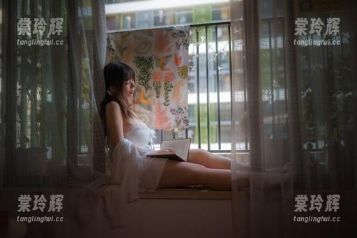 无颜小天使wy的天使之翼，图包里的天空有点阴郁啊。