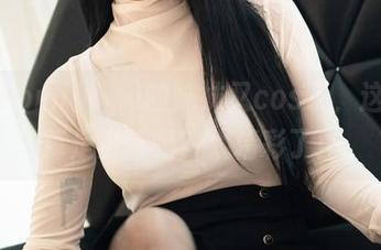 普美Bomi(보미)的妹妹又cos了，这真的算是更新吗？太精彩了！