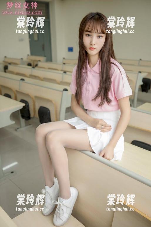 梦丝女神 - 莹仙女的双马尾图集，真想问她头发是不是魔法。