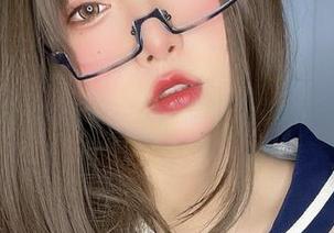 这不只是一套校服，次屁啦的美图值得你下载！
