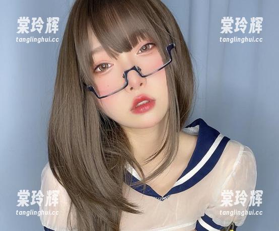 次屁啦 这不只是一套校服,次屁啦的美图值得你下载!