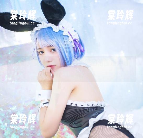 洛丽塔大哥 把蕾姆兔女郎的写真藏得太好的洛丽塔大哥,在想啥呢?
