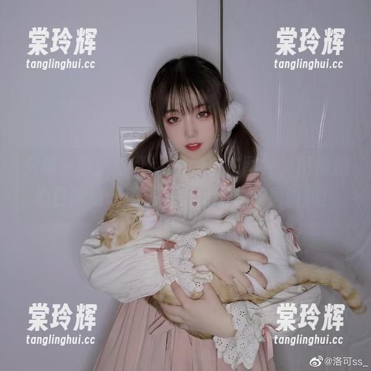 洛可ss 只需一秒:洛可ss最新自拍图片,记得把心口的惊叹声压下来,别让邻居听见!