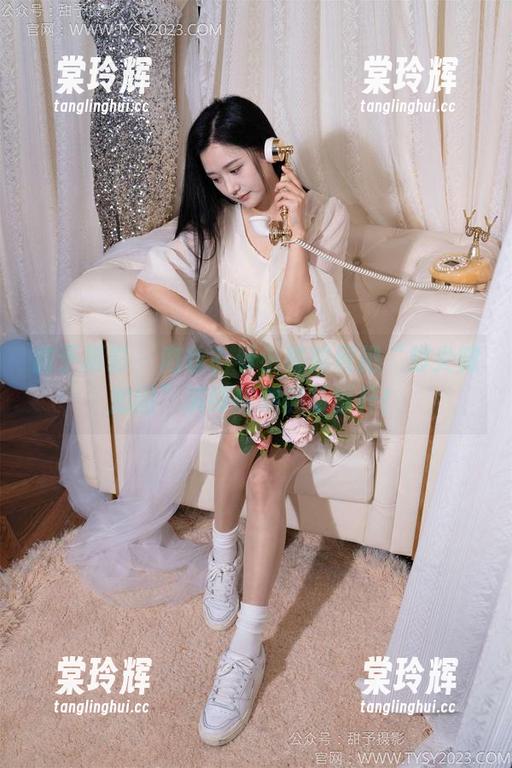 甜予摄影 - 肉丝？看小桃如何把“脚尖微加固”演绎成潮流新标杆！