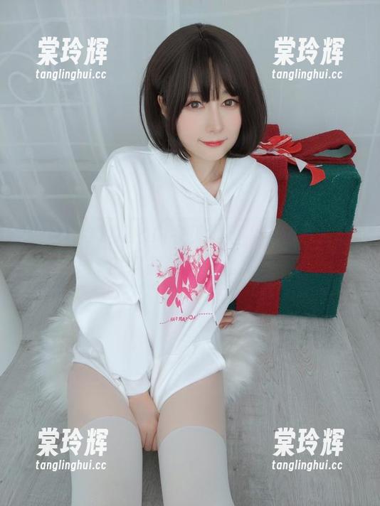白银81 在白银81OL的内衣天地里,高清照片随时准备让你陷入沉思