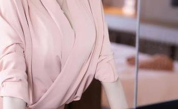 秀人网 – 这组白衬衫私拍，专属Jennifer小若的资源，怎么可能错过？