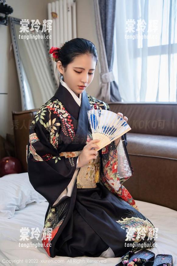 秀人网 - 放下包袱，沐浴青春：KOKO可可的无圣光写真日记！