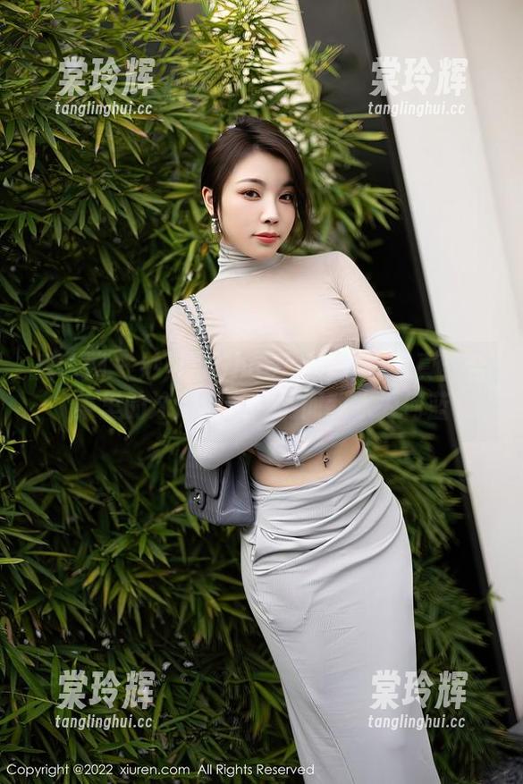 秀人网-妙可可Cheese 秀人网 - 妙可可Cheese的泳装写真:合集里的泳池派对,别问我水为何蓝