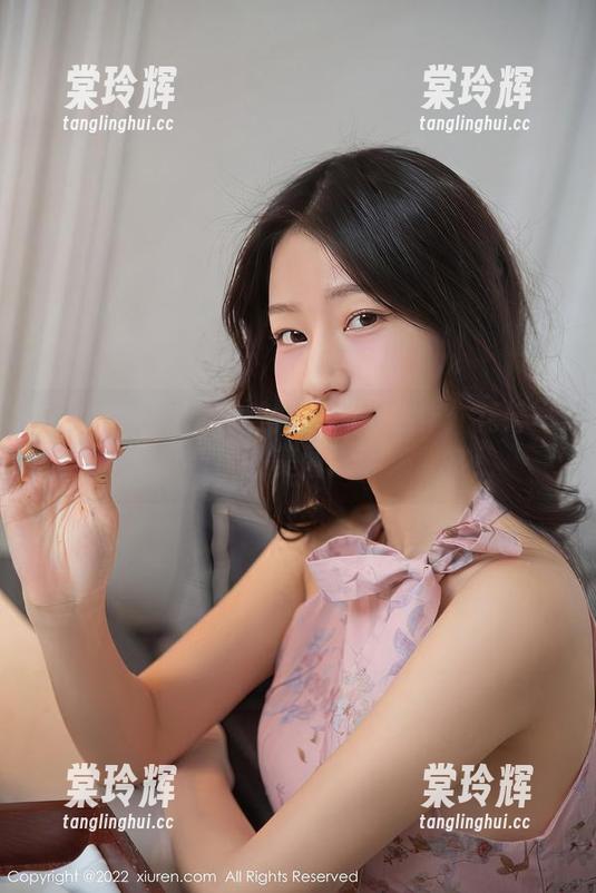 秀人网 - 月野兔美妞的神奇力作：花嫁写真，更新后的美图邀你来欣赏！