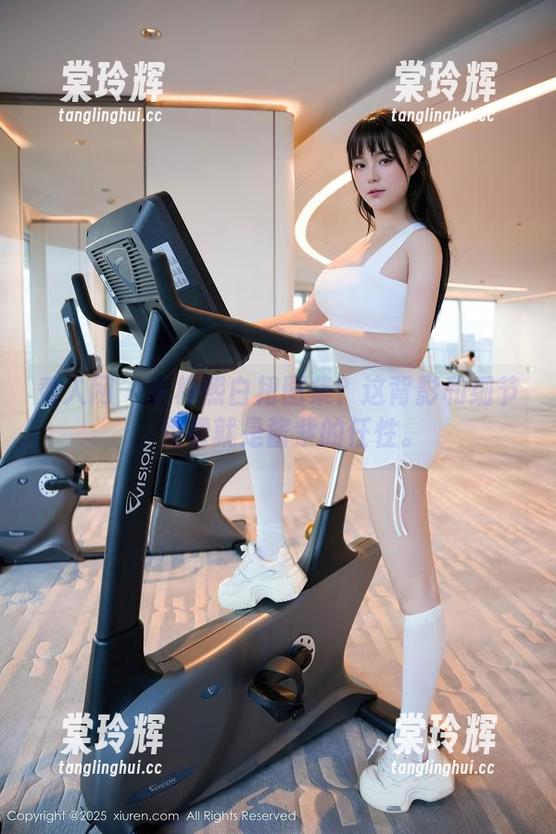 秀人网-李梓熙 秀人网 - 李梓熙白裙图集?这背影和细节,免费就是酱紫的任性。