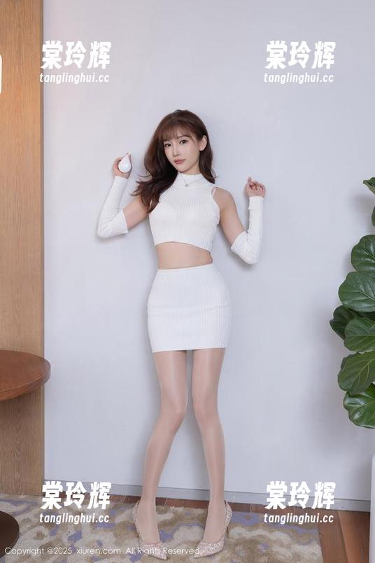 秀人网-樱桃小阑子 秀人网 - 高清?真想问问樱桃小阑子是怎么把“妹妹”的亮度调到爆表的!
